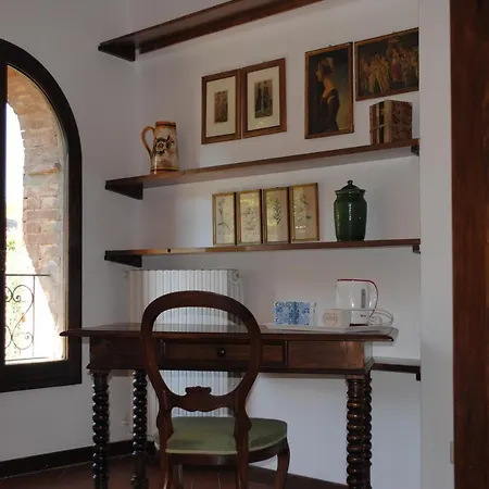 La Casa Dei Vezzi * San Gimignano